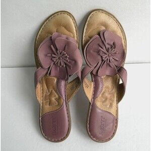 BORN SANDALS CROWN Mauve Pink FLOWER LEATHER SANDALS thong style slides SIZE 8